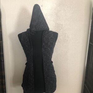 Epic Threads Black Sleeveless Hooded Top